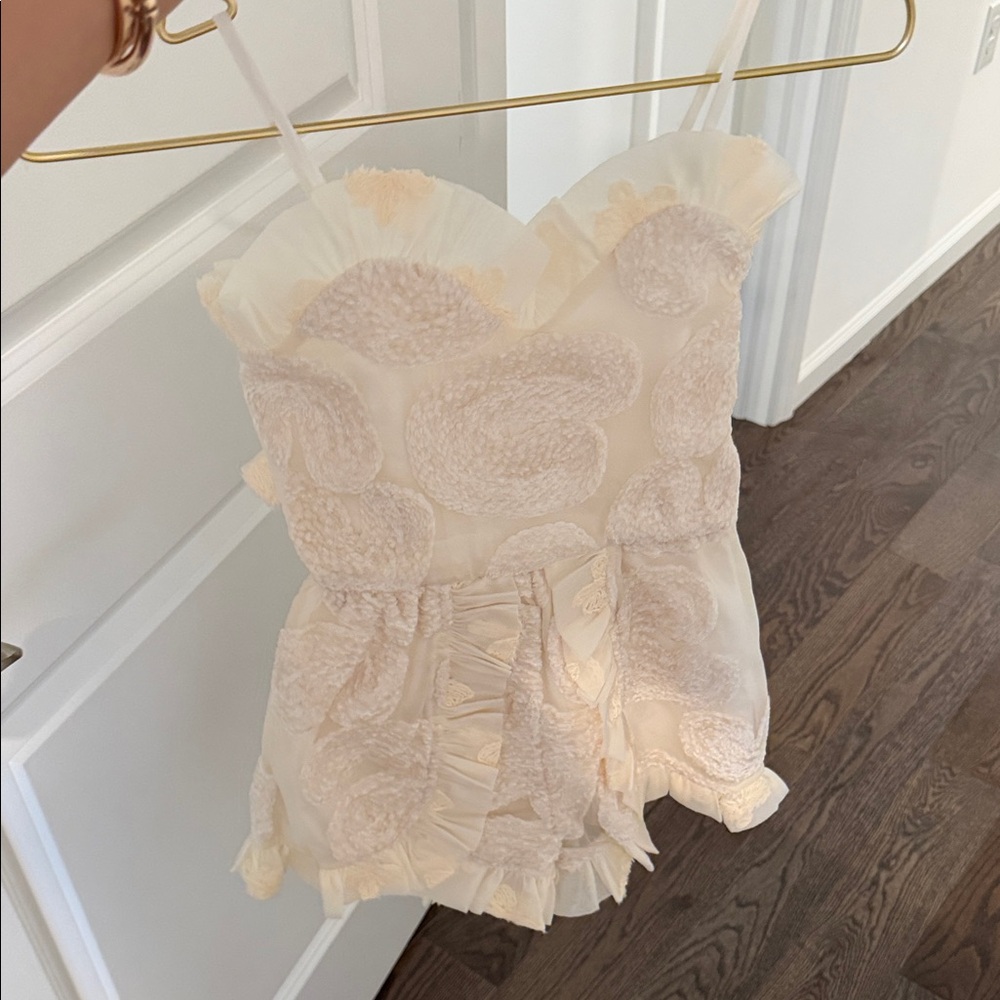 Elegant Cream Lace Sleepwear